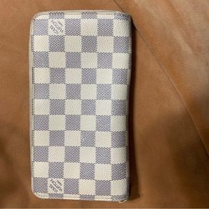 Louis Vuitton Damier Azur Zippy Wallet
